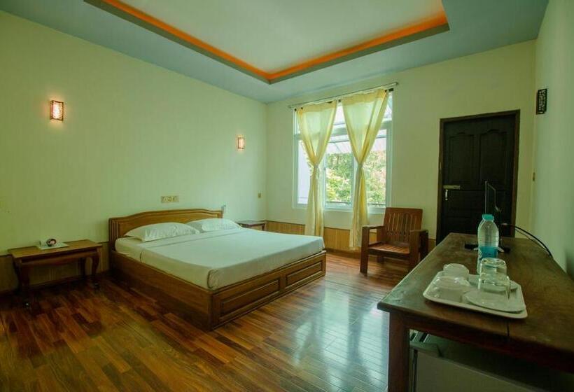 Трехместный Номер Стандарт Вид на Сад, Memento Resort