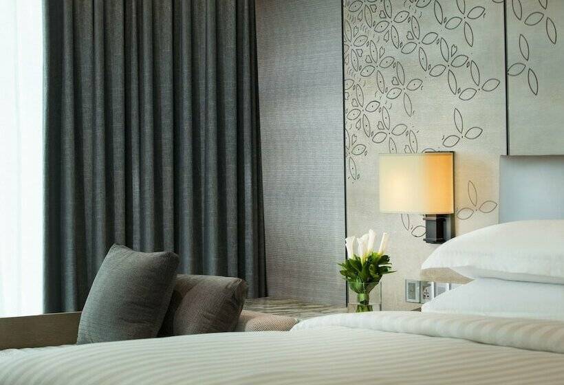 Клубный номер с видом на бассейн, Yogyakarta Marriott