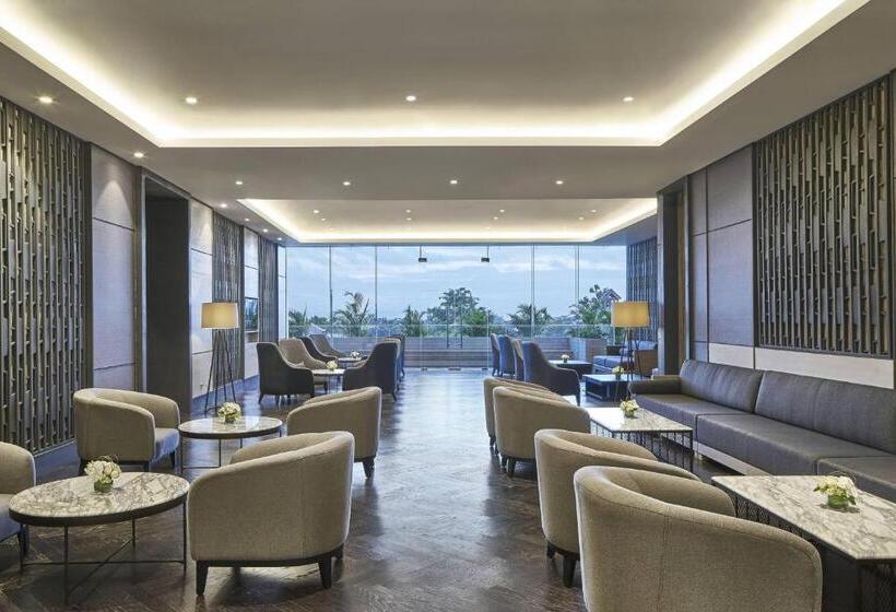 Клубный номер с видом на бассейн, Yogyakarta Marriott
