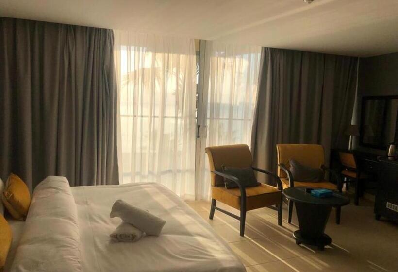 اتاق استاندارد با تخت بزرگ, O Beach Hotel & Resort