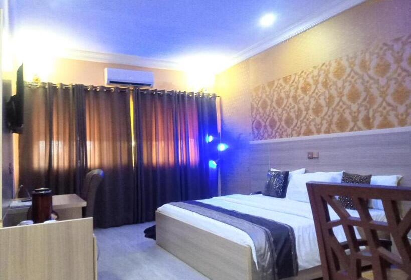 اتاق استاندارد با تخت بزرگ, Fawzy