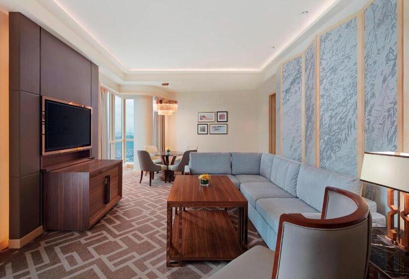 Люкс Клуб, Sheraton Petaling Jaya