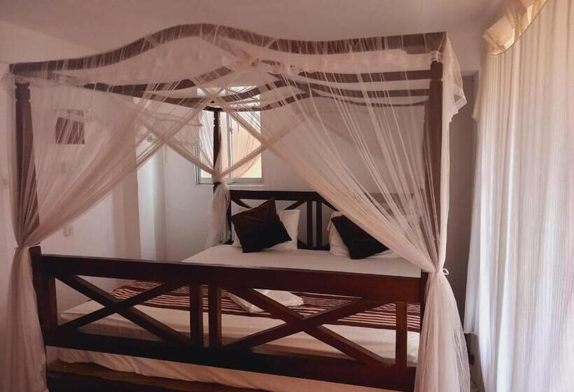 Quarto Economy, Blue Horizon Beach
