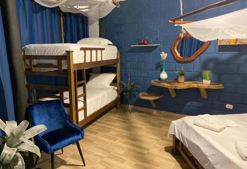 غرفة قياسية رباعية, Bikini Hotel & Pool