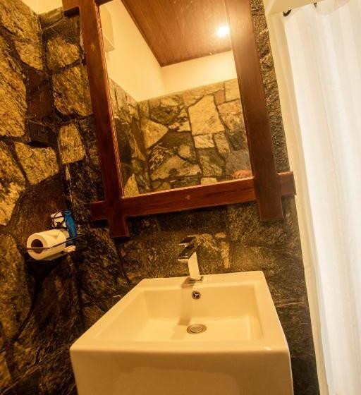 اتاق استاندارد یک نفره, Evergreen Hotel Dambulla