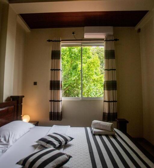 اتاق لوکس, Evergreen Hotel Dambulla