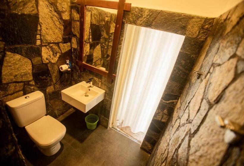اتاق لوکس, Evergreen Hotel Dambulla