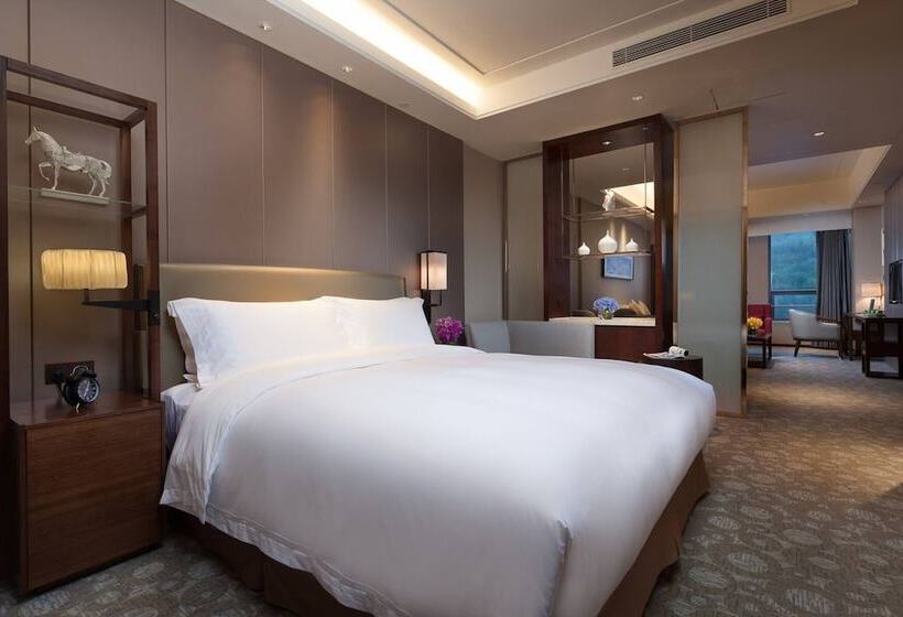 Люкс Повышенной Комфортности, Ramada Jinan