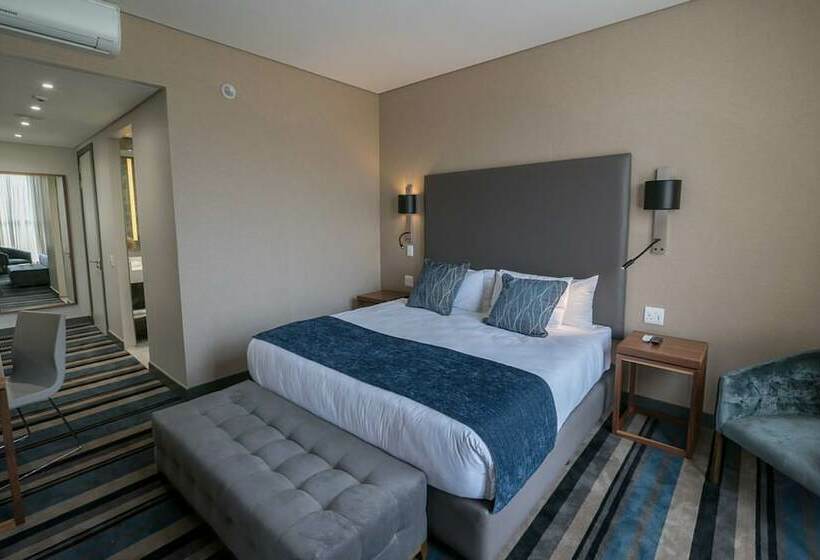سوئیت پرزیدنت, Mayfair