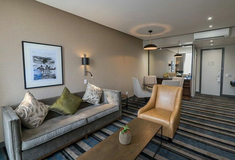 سوئیت پرزیدنت, Mayfair