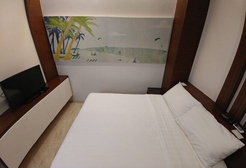 Номер Стандарт, Bed And Bath Serviced Suites
