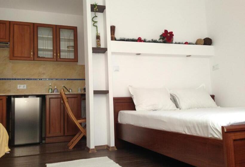 スタンダードスタジオ, Guest Rooms Boutique Varna