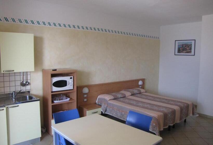 استودیوی استاندارد, Residence Rosemary