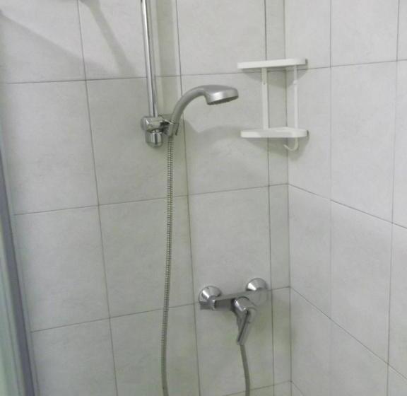 استودیوی استاندارد, Residence Rosemary