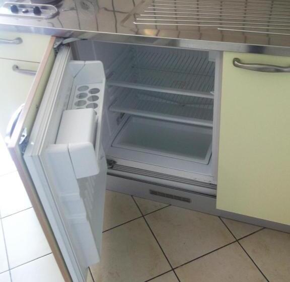 استودیوی استاندارد, Residence Rosemary