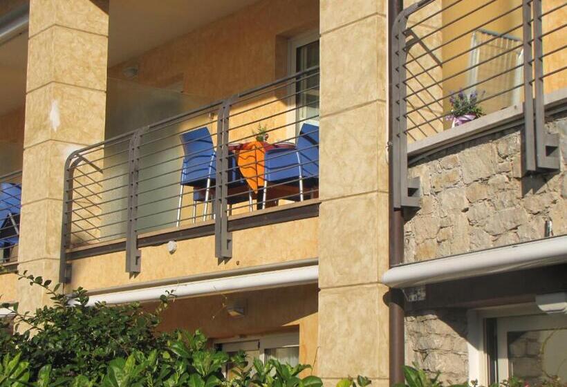 آپارتمان 1 خوابه با چشم‌انداز استخر, Residence Rosemary