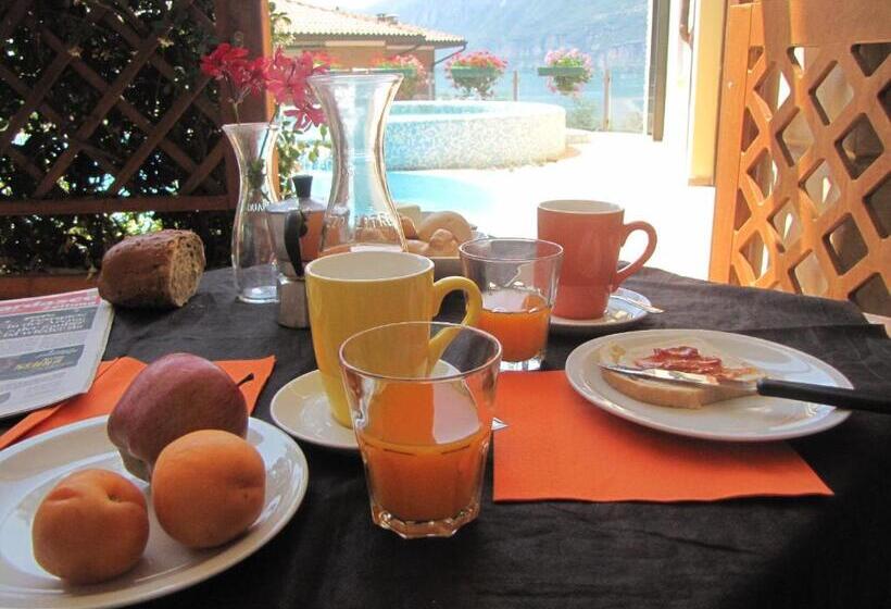 استودیوی استاندارد, Residence Rosemary