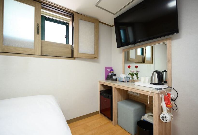 Quarto Deluxe, Daeyoung Hotel Myeongdong