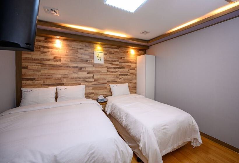 Quarto Triplo Estandar, Daeyoung Hotel Myeongdong