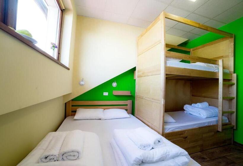 Трехместный Номер Стандарт Совместная Ванная, Dream Hostel Poltava