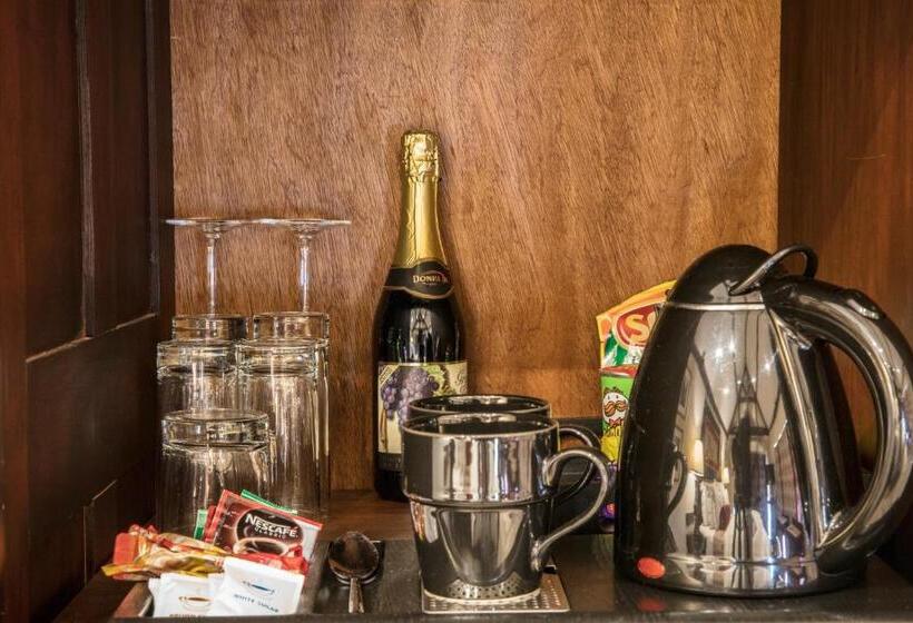 اتاق استاندارد با چشم‌انداز باغ, The Cheriz Boutique