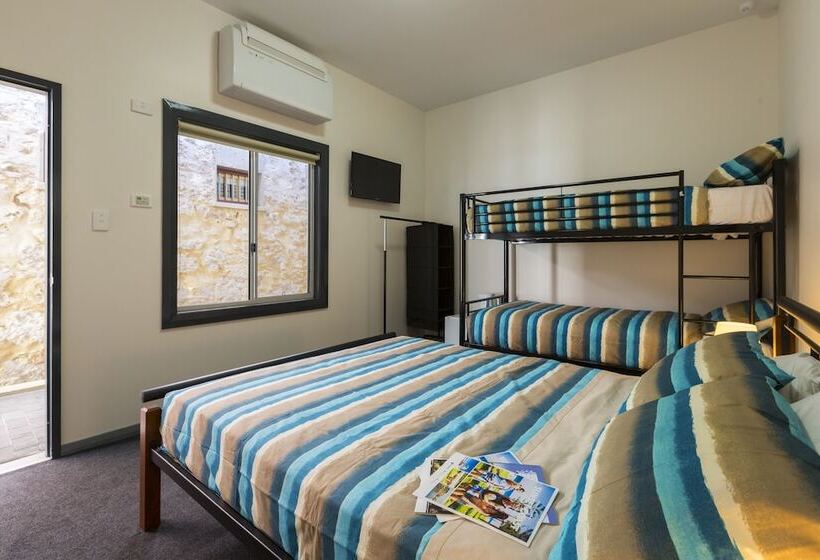 חדר משפחתי, Yha Fremantle Prison