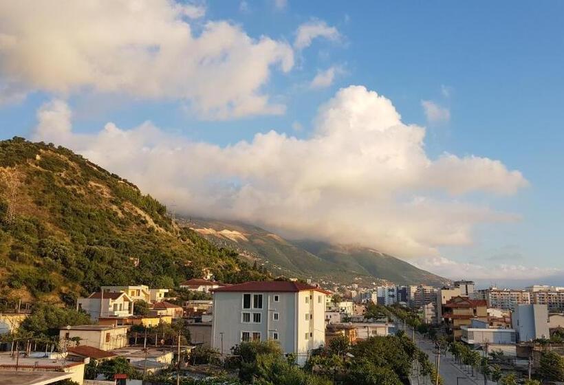 اتاق خانوادگی با چشم‌انداز کوه, Hc Hotel & Suites