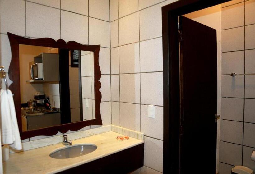 استودیوی لوکس, Ala Moana Pousada