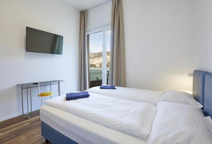 Quarto Triplo Estandar com Sacada, Paradiso Conca D Oro