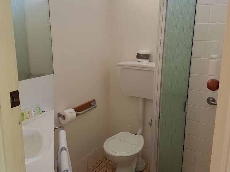 Люкс, Motel Traralgon