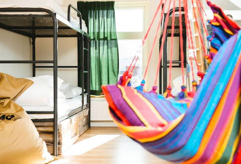 Lit en Chambre Commune, King Kong Hostel