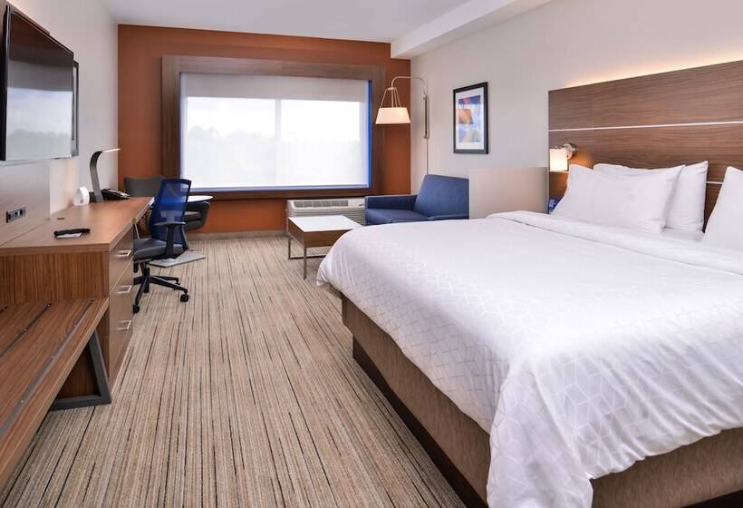 Люкс Адаптированный для Инвалидов, Holiday Inn Express & Suites Farmville, An Ihg
