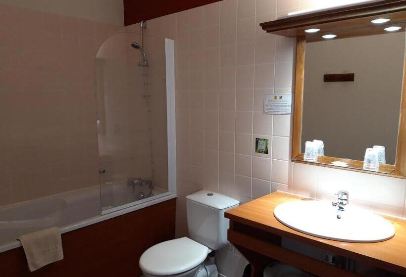 Семейный Номер, Logis Hôtels Auberge Du Château