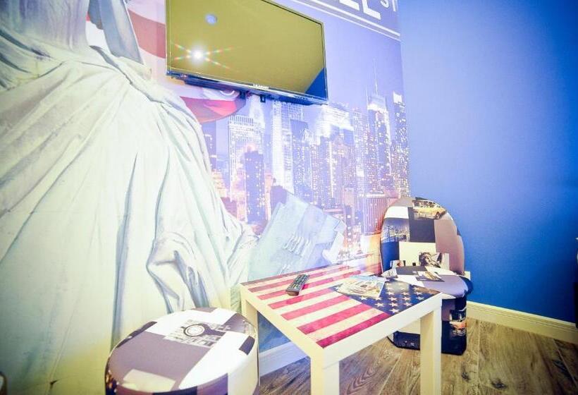 اتاق استاندارد چهار تخته, World Hostel   Old Town