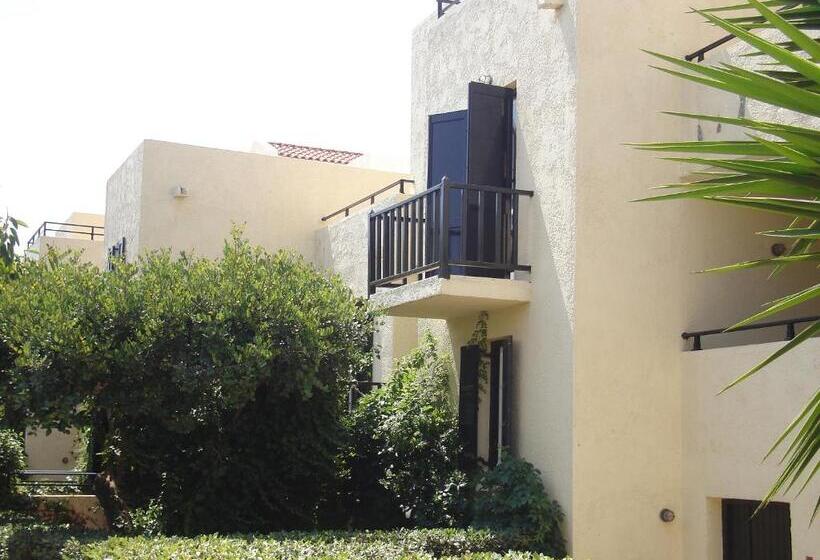 استودیوی سوپریور, Sundance Apartments & Suites