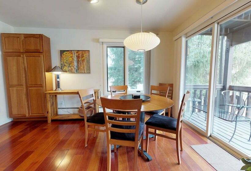 آپارتمان 2 خوابه, Christiania Condominiums  Coraltree Residence Collection