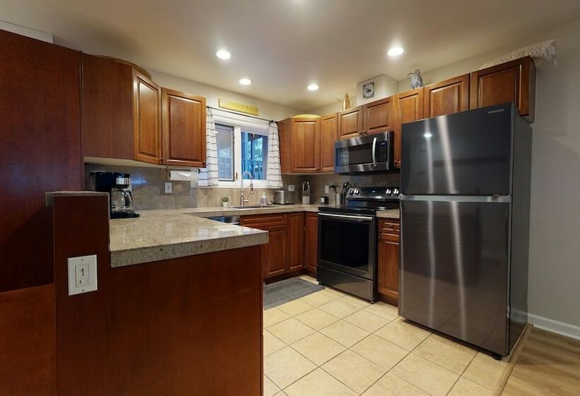 침실 2개 아파트, Christiania Condominiums  Coraltree Residence Collection