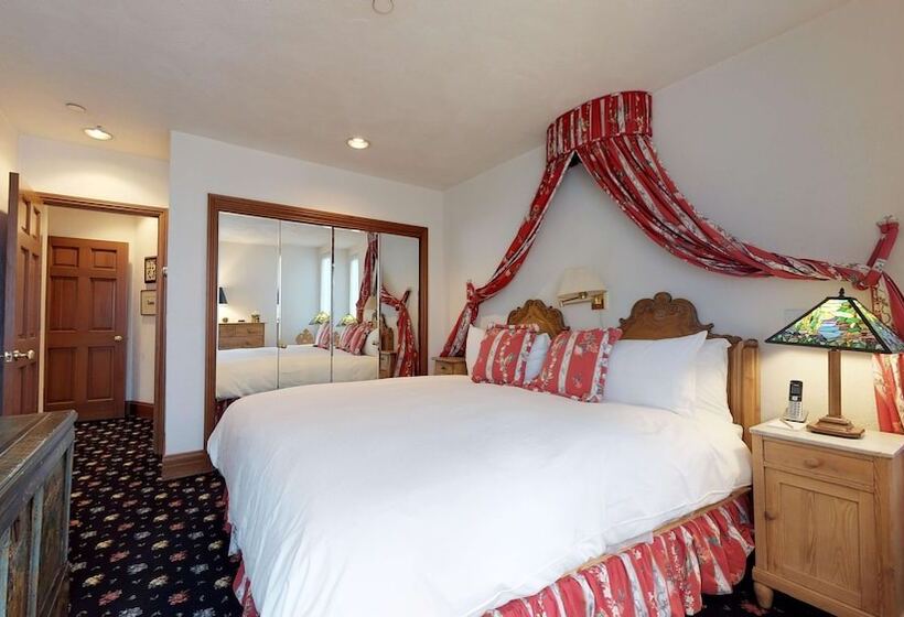 침실 2개 아파트, Christiania Condominiums  Coraltree Residence Collection