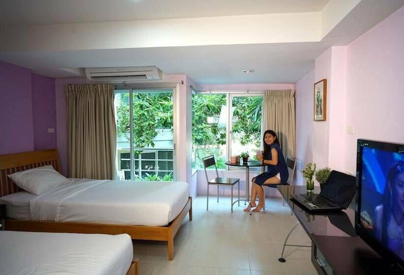 اتاق استاندارد سه نفره, Caza V1 Serviced Apartment