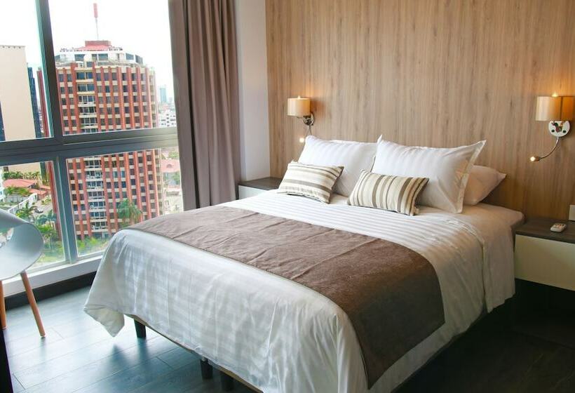 سوییت سوپریور, Urban Suites Apart