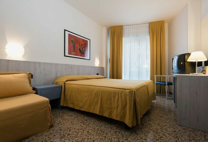 Номер Стандарт с Балконом, Olimpia Hotel & Apart