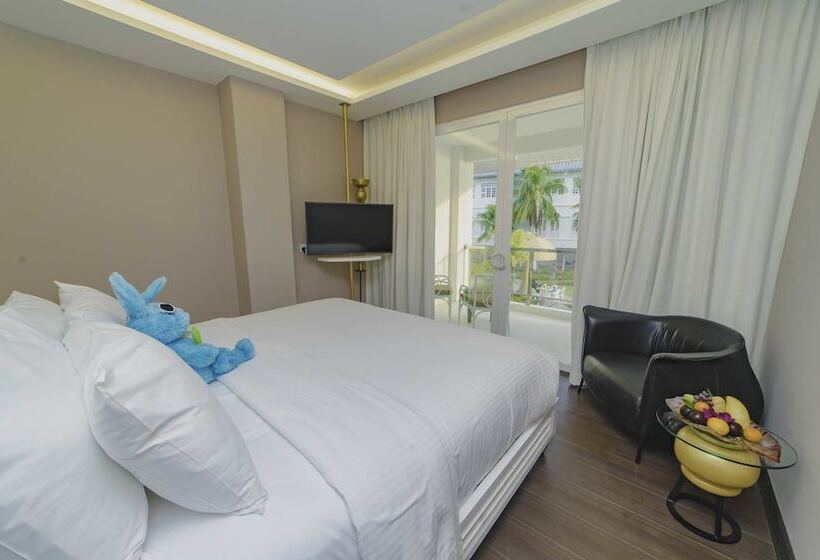 프리미엄 룸 풀장 전망, Dash Resort Langkawi