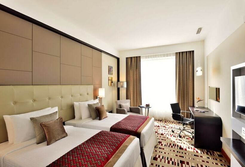 Номер Deluxe, Radisson Blu Pune Hinjawadi