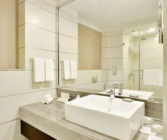Номер Superior, Radisson Blu Pune Hinjawadi