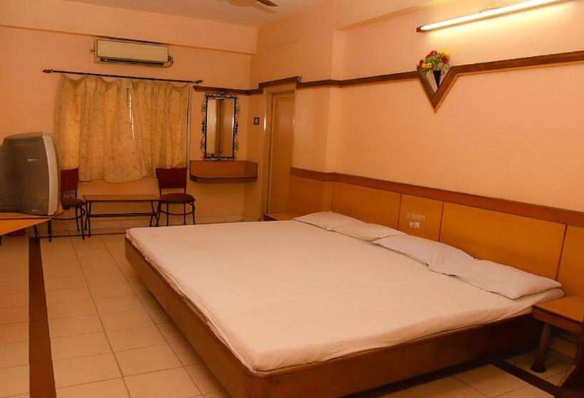 豪华三人间, Vishnu Residency