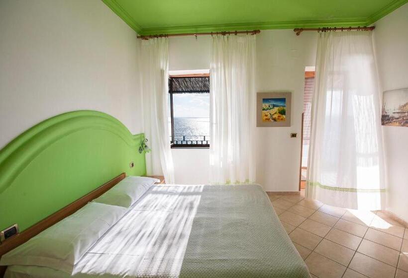 Quarto Estandar Vista Mar com Sacada, Oasi Relais