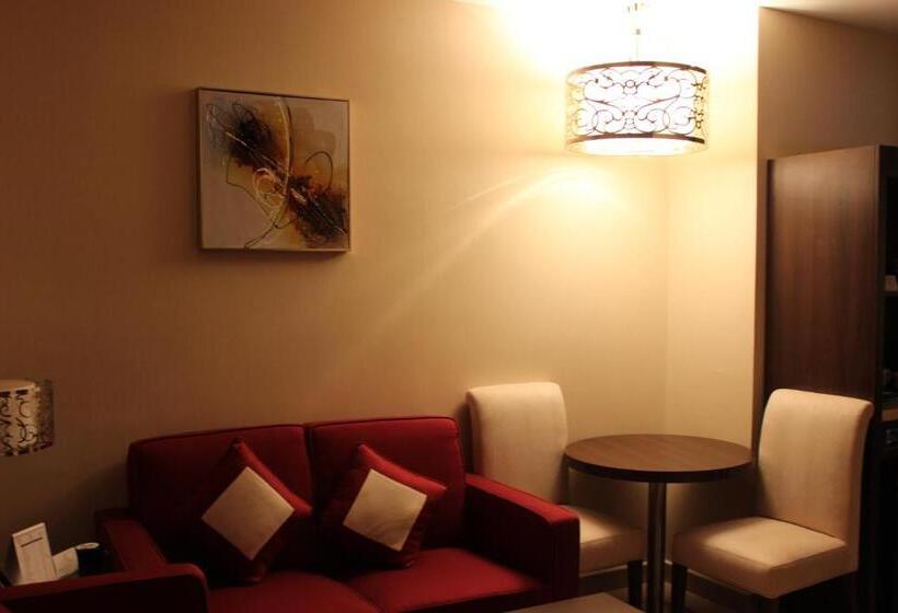 Полулюкс, Home Inn Hotel Suites