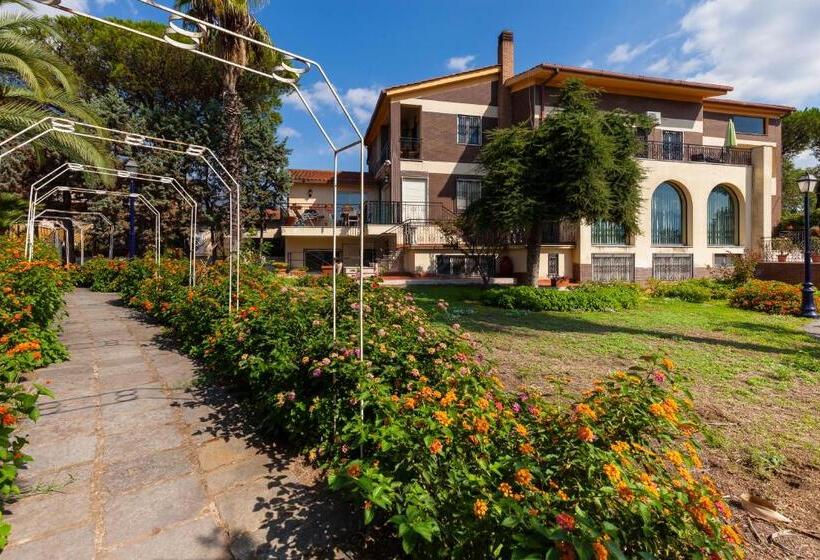 Номер Deluxe Вид на Бассейн, Villa Viuli