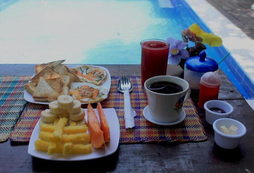스탠다드 룸 공동 욕실, La Natura Hostel & Pool