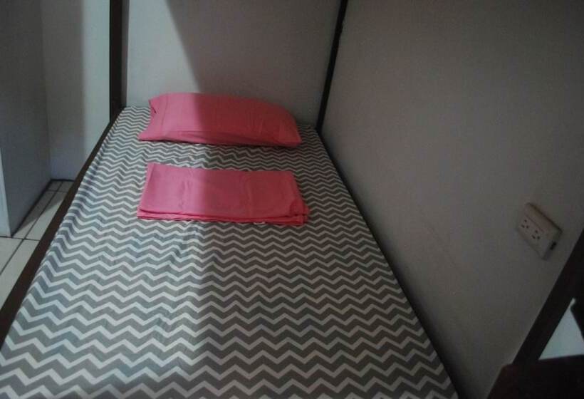 공동 객실, Passifloras Hostel
